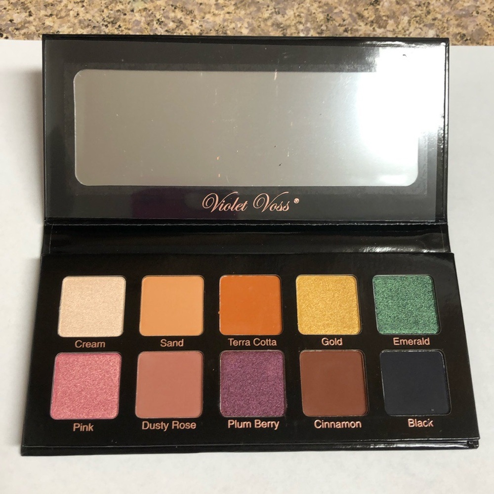 New Violet Voss Eyeshadow Palette - Multi-Color